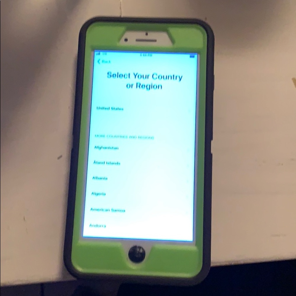 Paid for unlocked iPhone 7plus unlocked 64g (case)